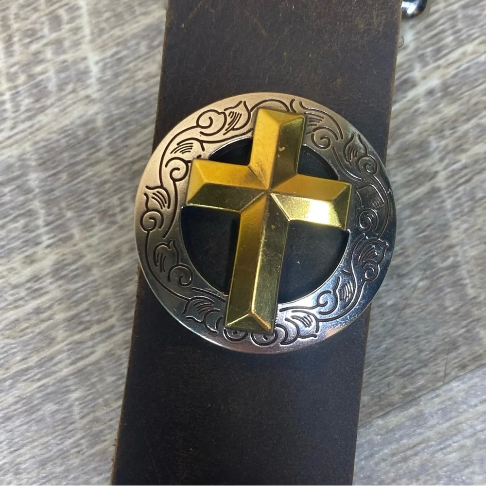 Trigger snap keychain brown rustic leather cross silver/gold toned circle